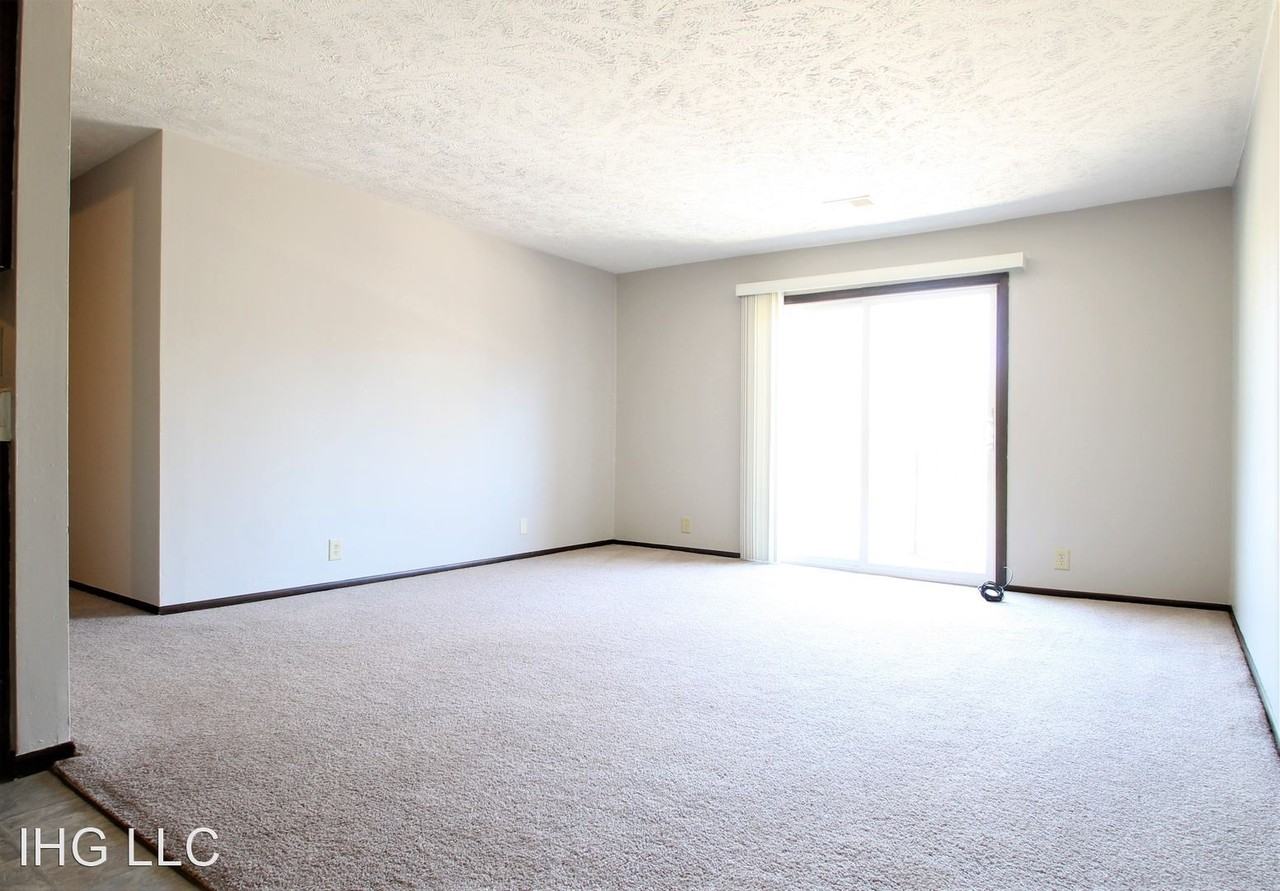 Cornhusker Creek Apartments - Photo 3 of 22