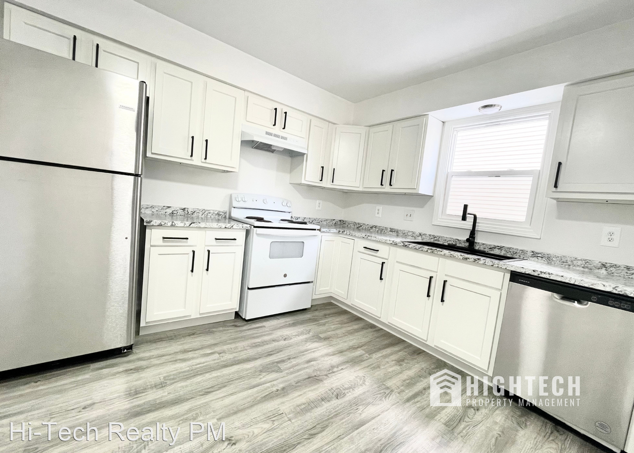 Colony Court - Photo 2 of 17