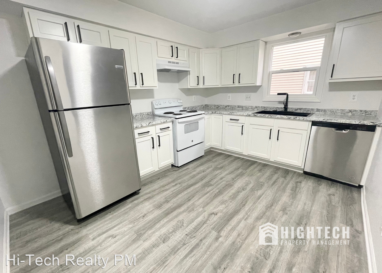 Colony Court - Photo 3 of 17