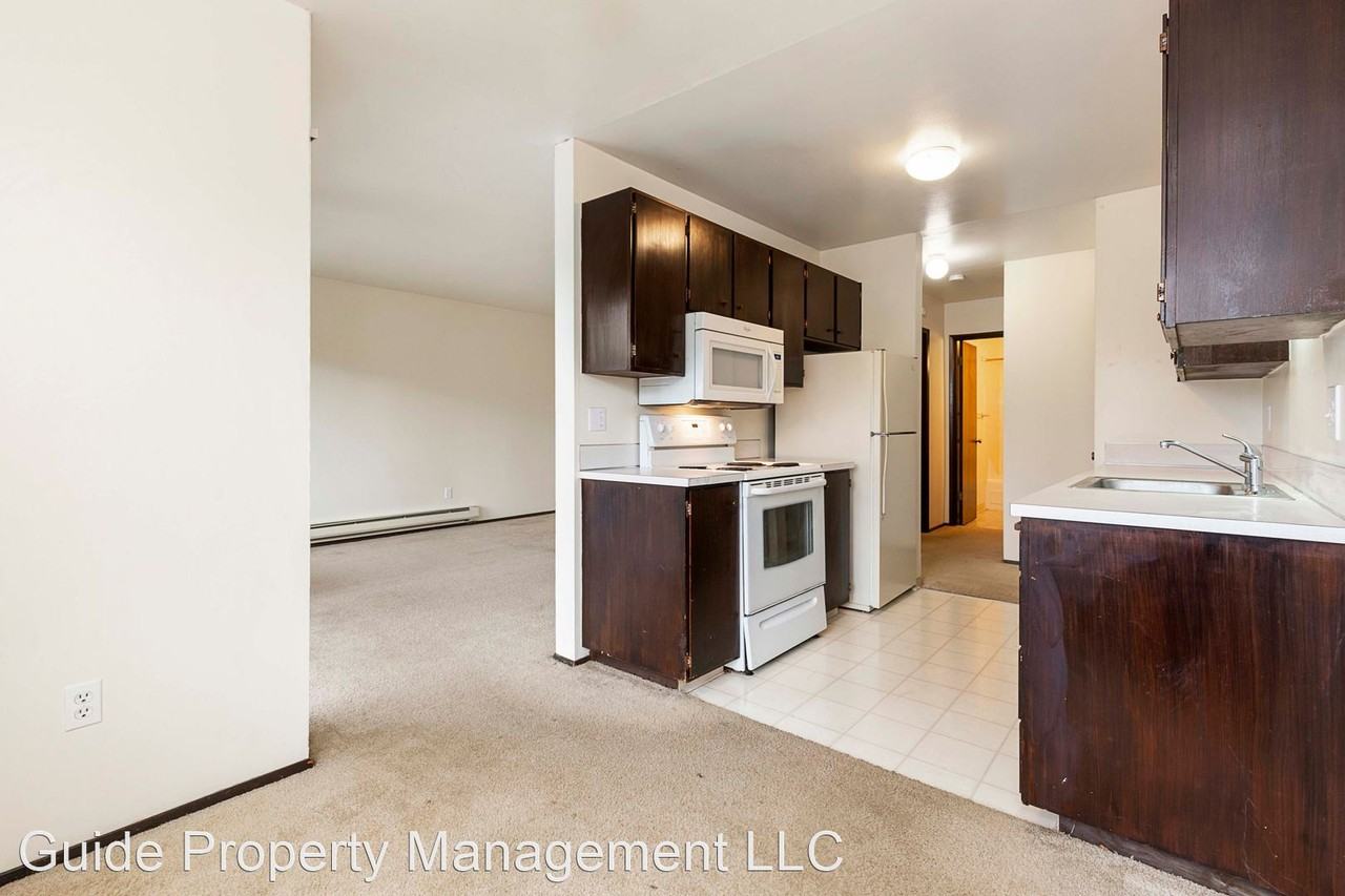 2908 NE 12th Street - Photo 2 of 12