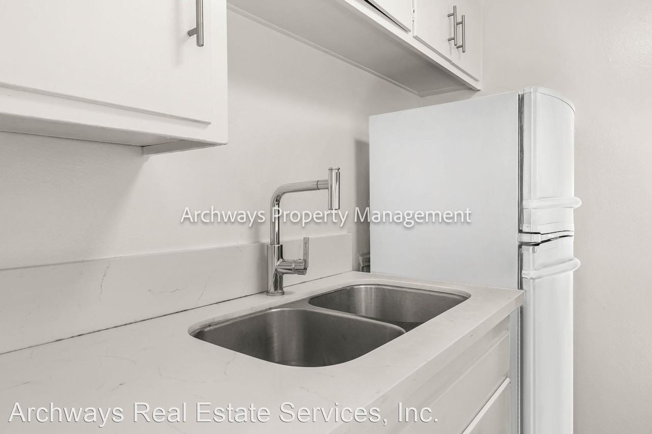 248 S. Hemlock St - Photo 2 of 2