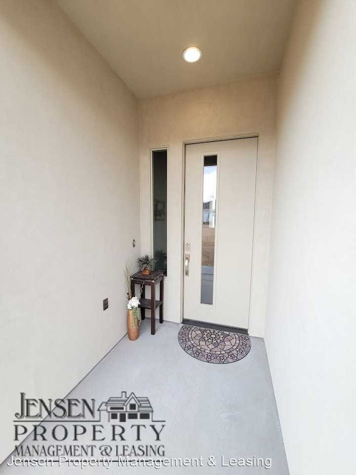 1117 W Grayson Dr - Photo 3 of 36