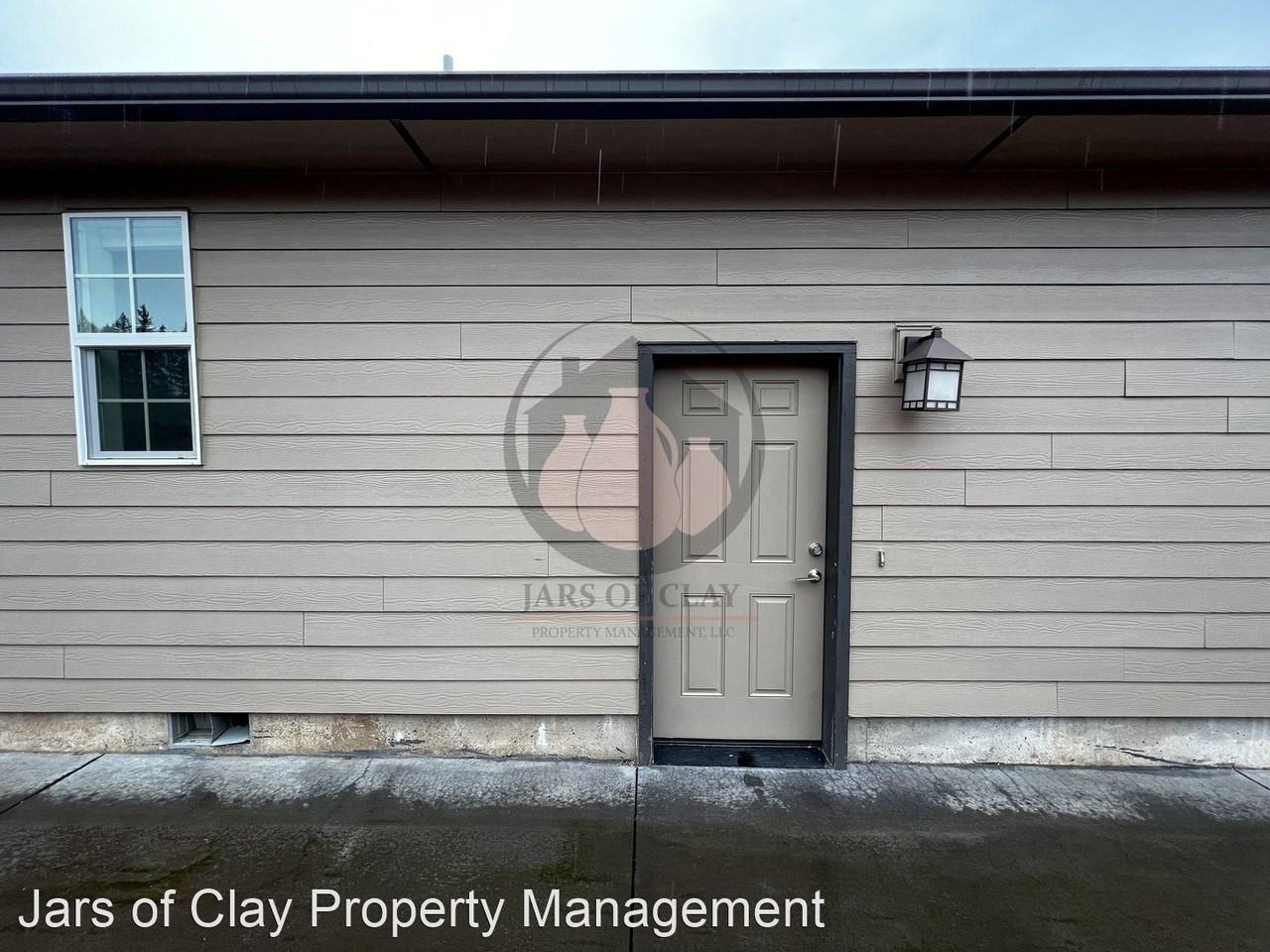 1009 Brody Ct - Photo 2 of 12