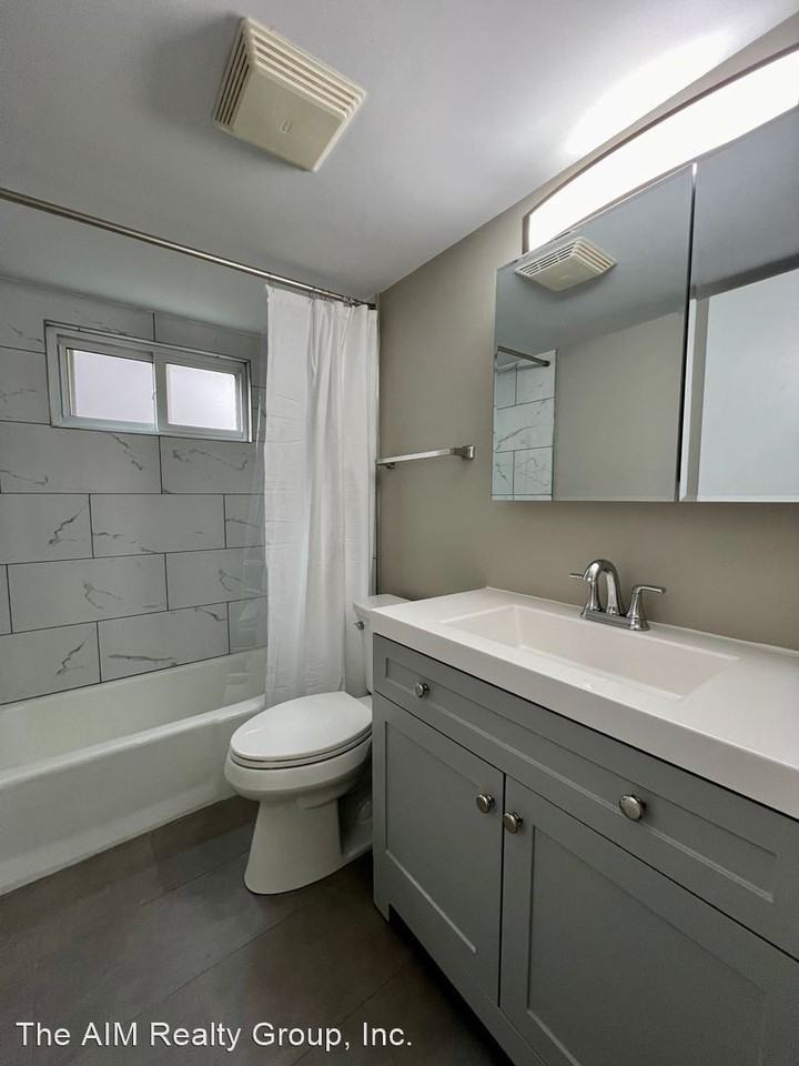 170 E Lake St - Photo 2 of 10