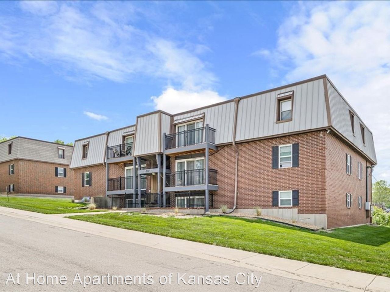 5920 Reeds Rd - Photo 2 of 11