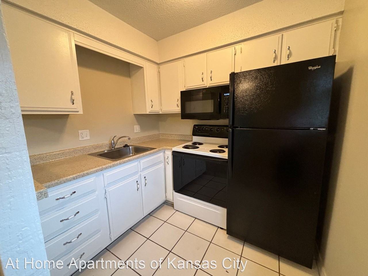 5920 Reeds Rd - Photo 3 of 11