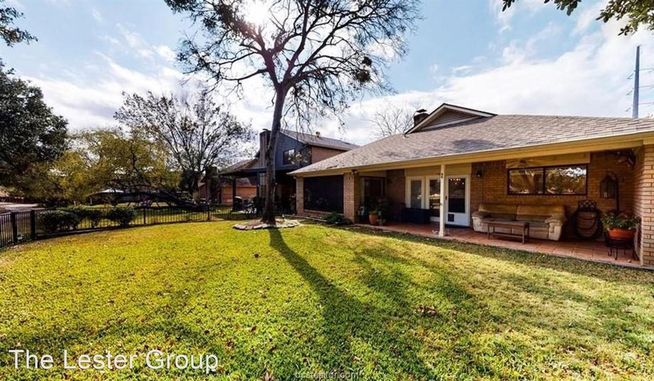 3002 Broadmoor Dr - Photo 2 of 14