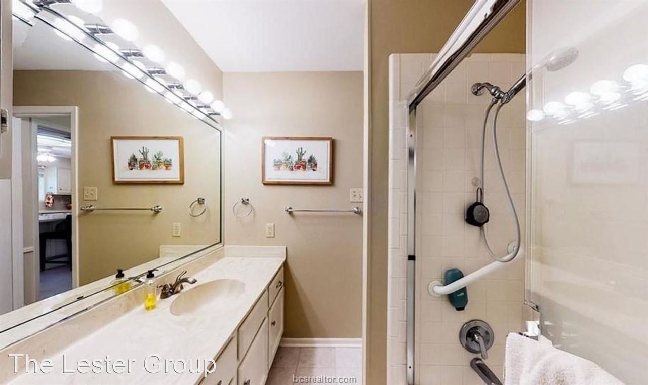 3002 Broadmoor Dr - Photo 3 of 14