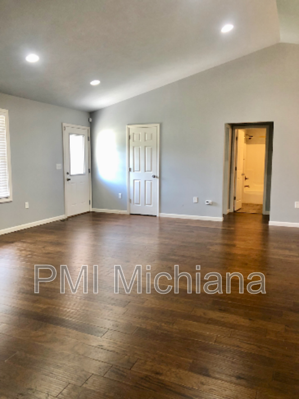 51689 Melwood Ct - Photo 2 of 19