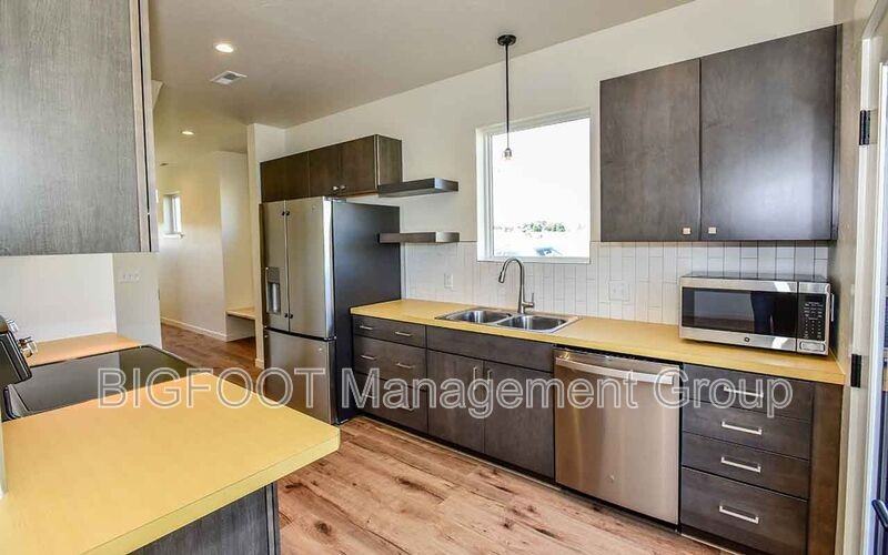 2356 Shorthorn Ave - Photo 3 of 11