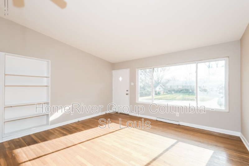 2415 Castle Dr - Photo 3 of 19