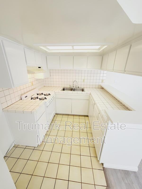 416 Milford St #D - Photo 3 of 26