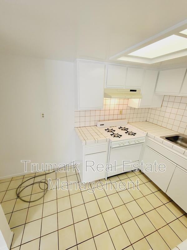 416 Milford St #D - Photo 4 of 26