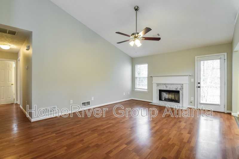 3876 Kenner Dr Sw - Photo 2 of 20