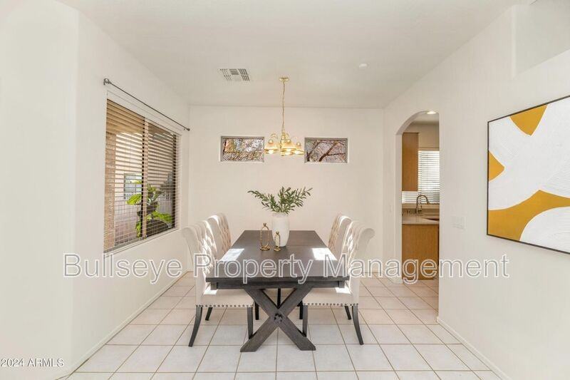 3541 W Marconi Ave - Photo 5 of 28