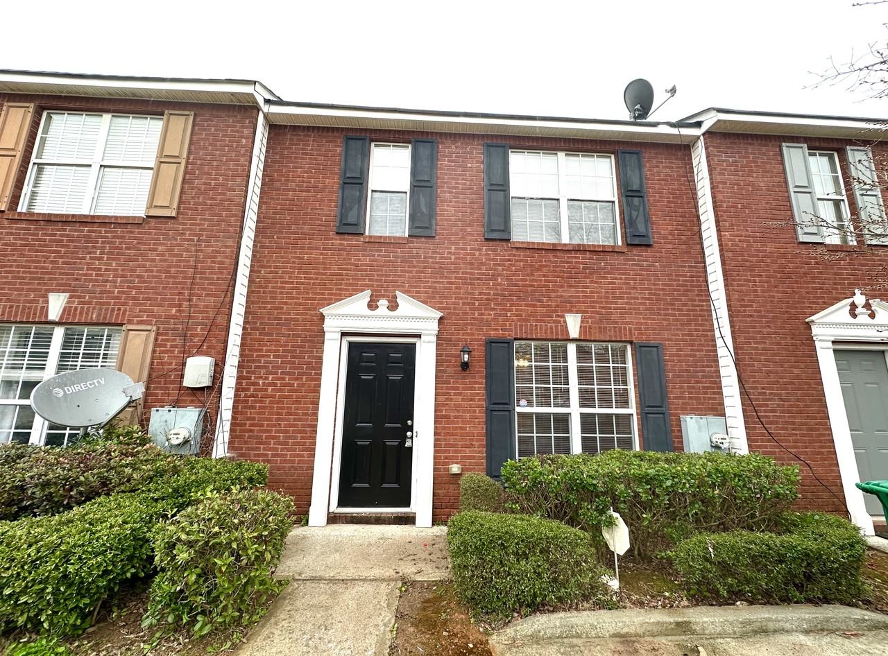 5791 Strathmoor Manor Cir