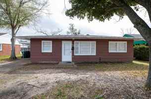 featured image of 3549 Taylor St
