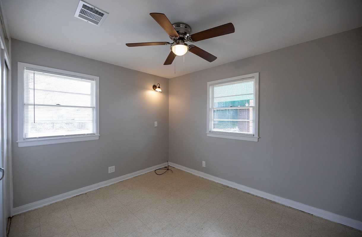 3549 Taylor St - Photo 4 of 9