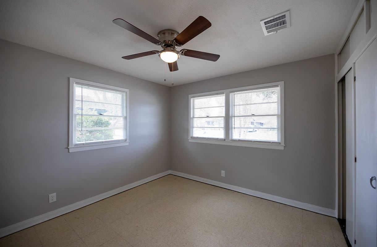 3549 Taylor St - Photo 5 of 9