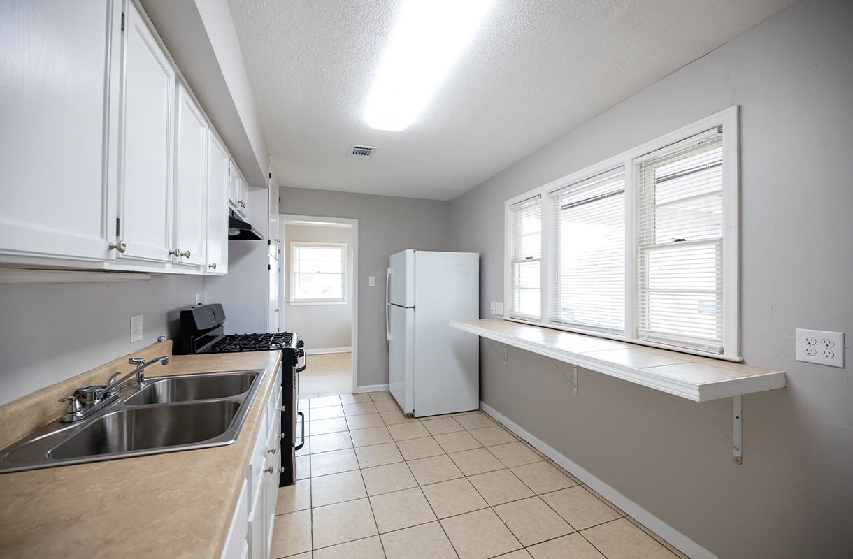 3549 Taylor St - Photo 7 of 9