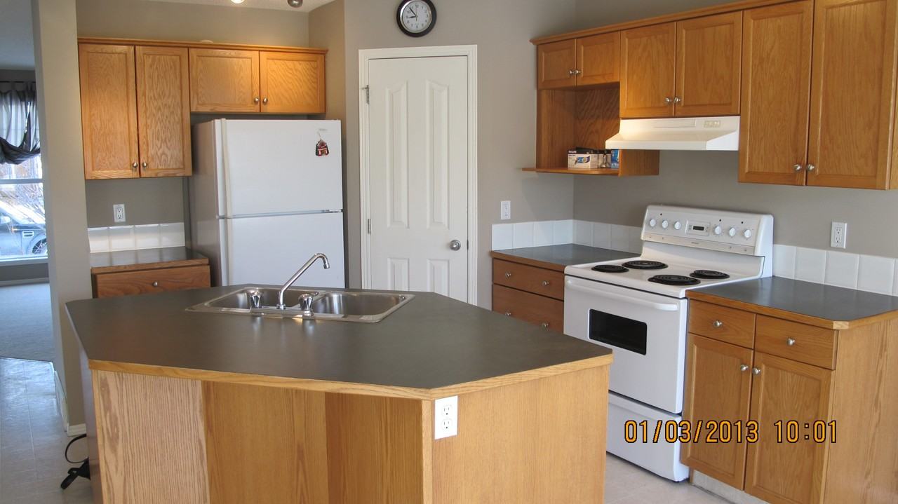 45 Cramond Cres Se - Photo 3 of 4