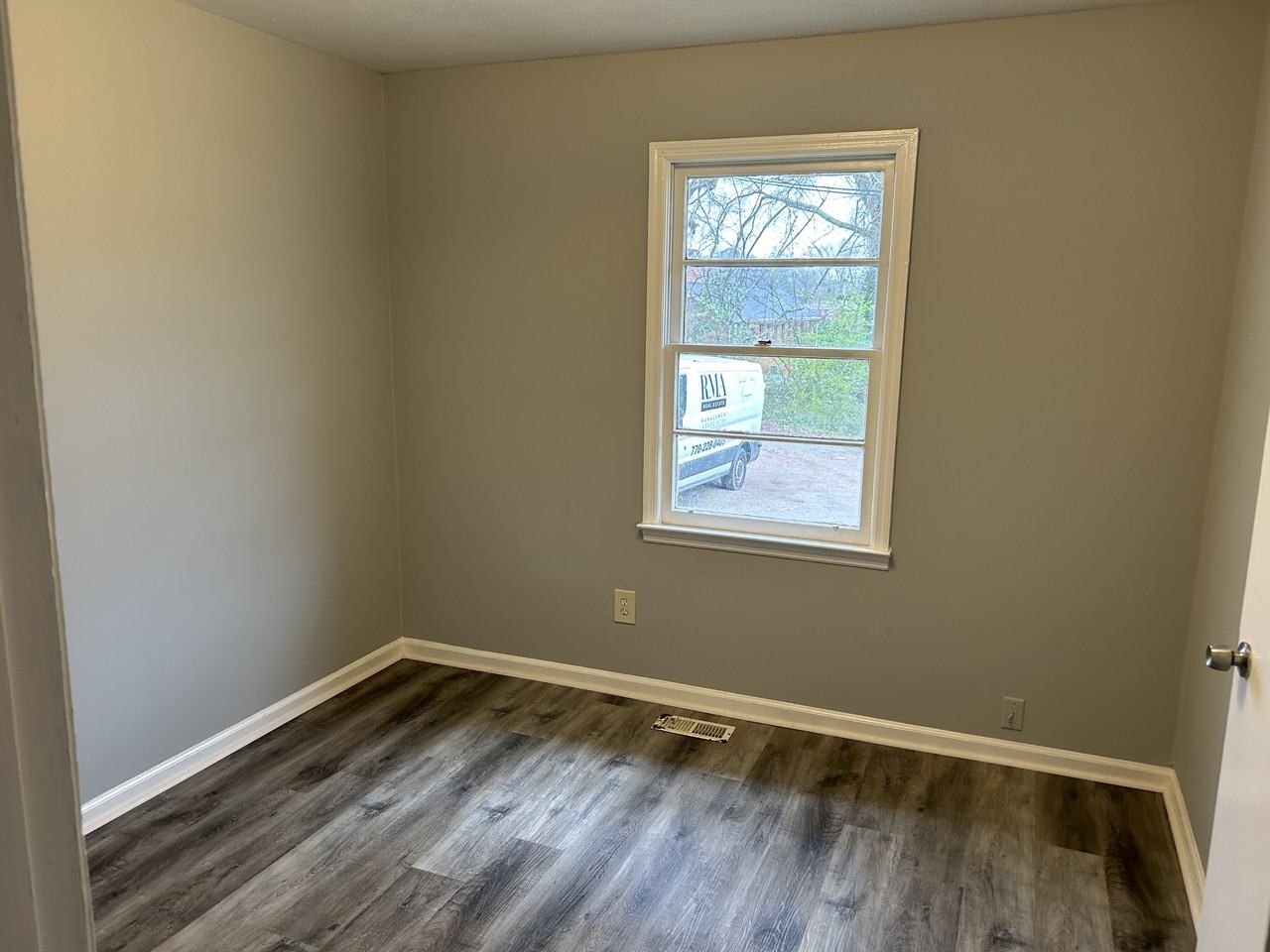 8 Whitten Ave - Photo 2 of 6