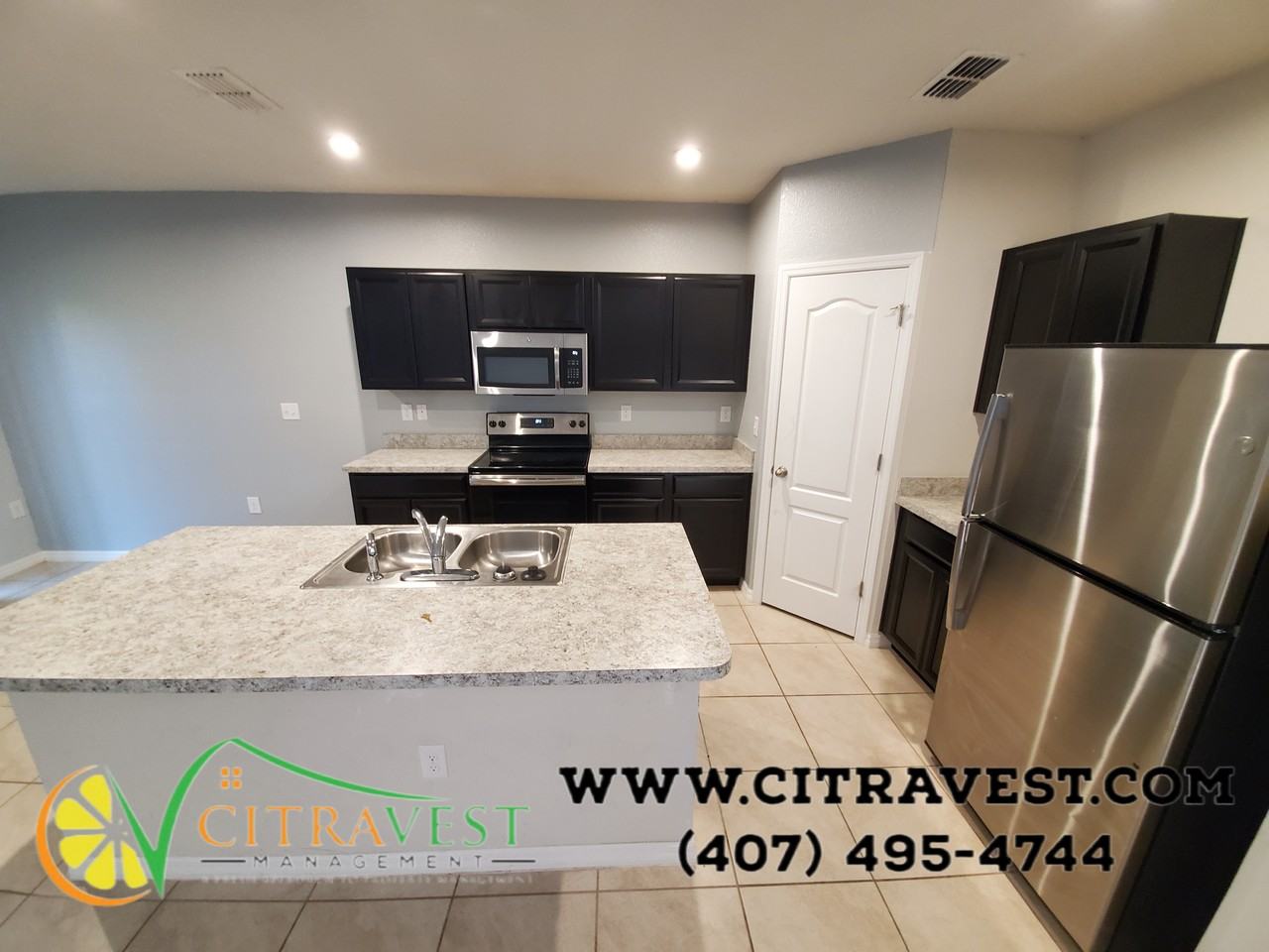 693 Lucerne Blvd - Photo 3 of 14