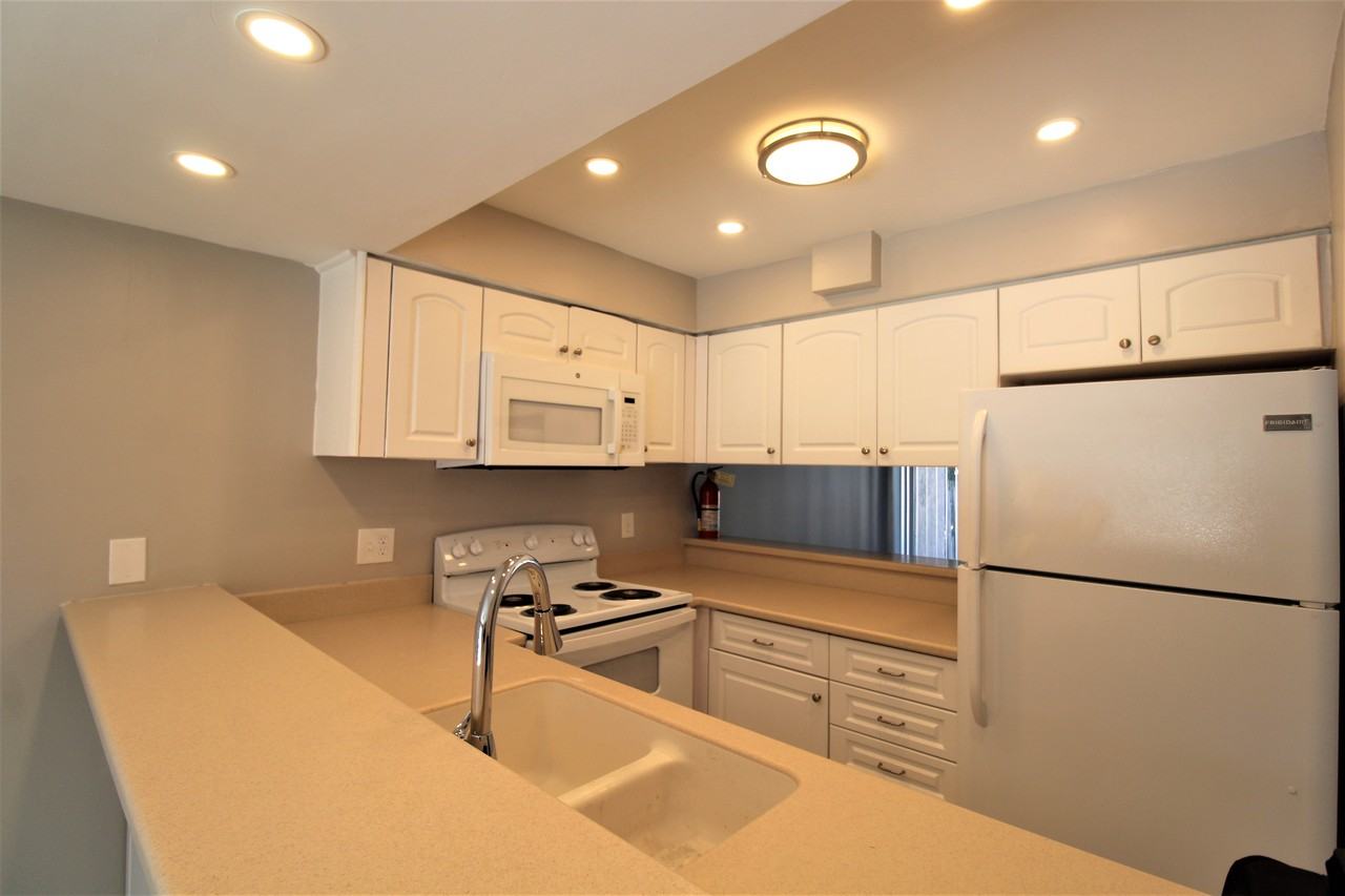 2743 Hope St - Photo 2 of 17