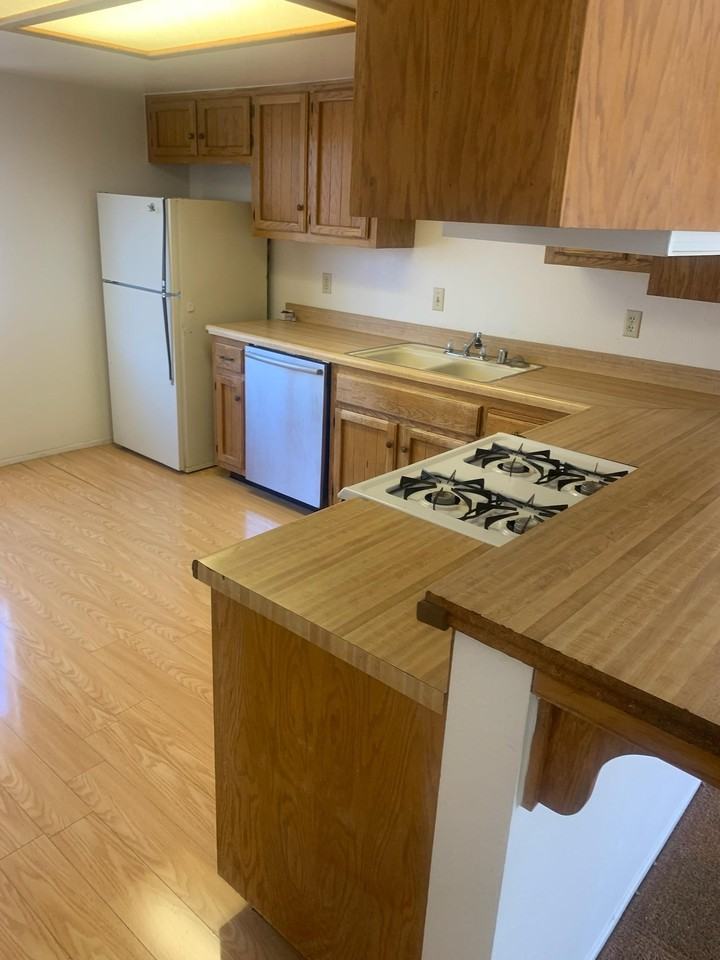 928 W Atkins Ave #1 - Photo 3 of 5