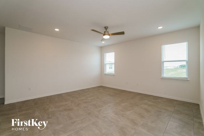 429 Reina Way - Photo 2 of 16