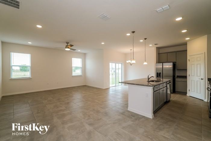 429 Reina Way - Photo 3 of 16