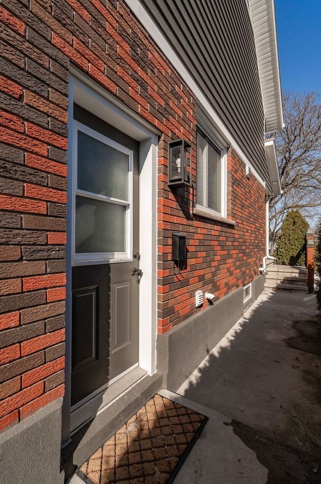 608 Braemore Road LOWER - Photo 3 of 29