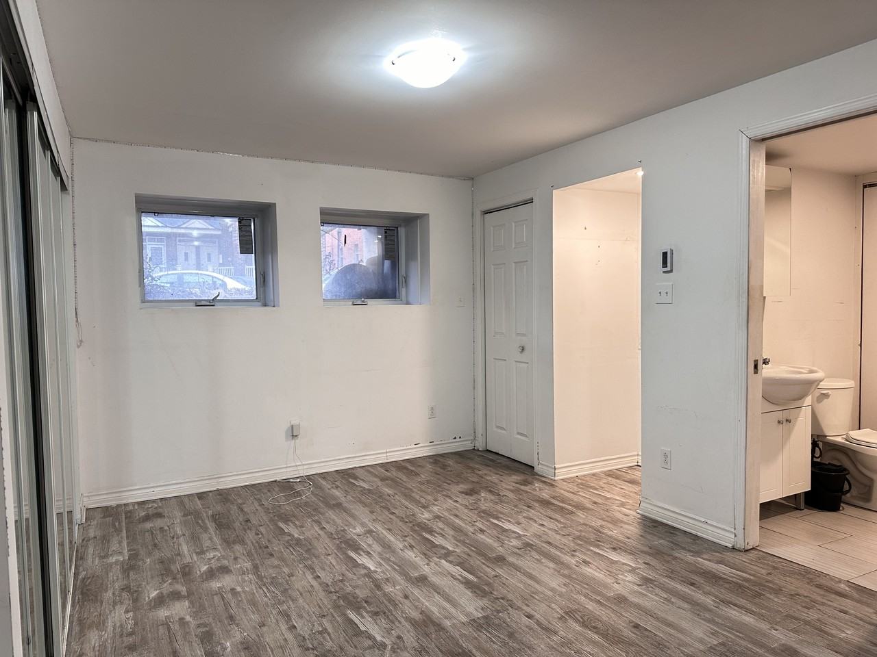 5440 Avenue Brodeur - Photo 2 of 4