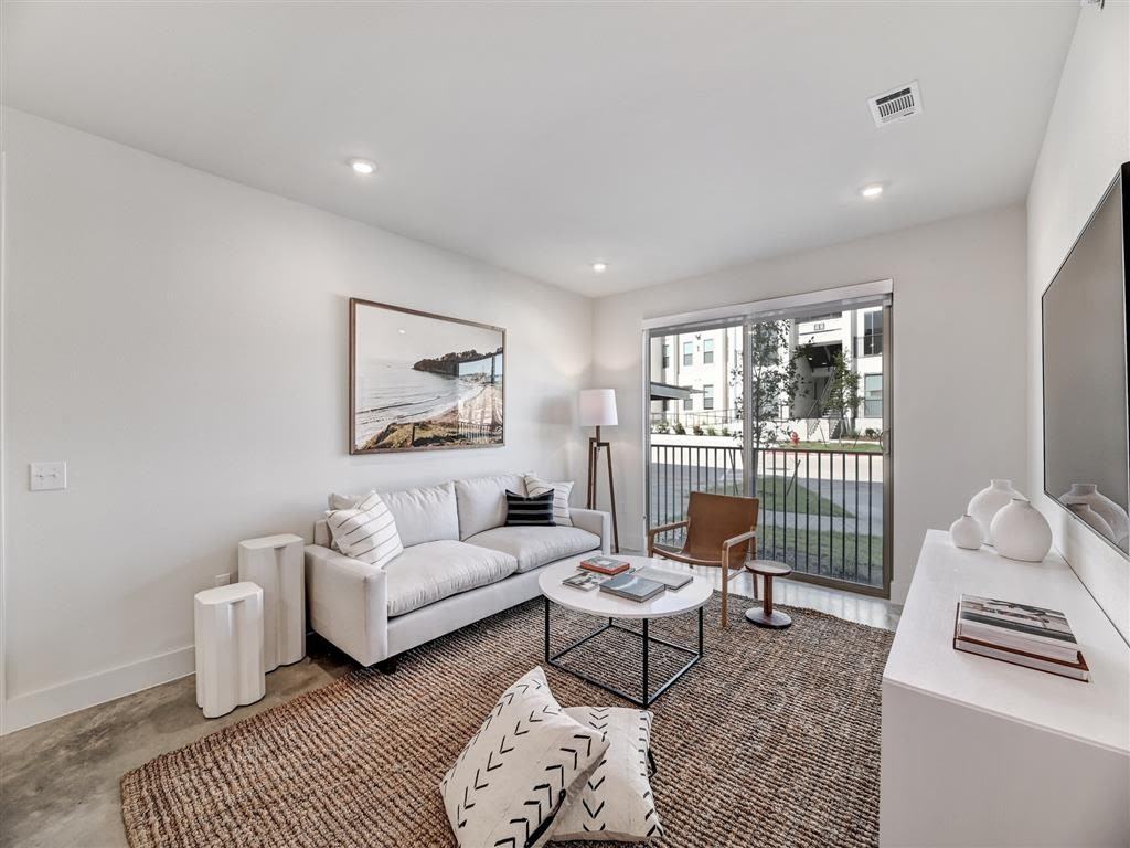 SLAUGHTER & #B5-8 - Photo 7 of 46