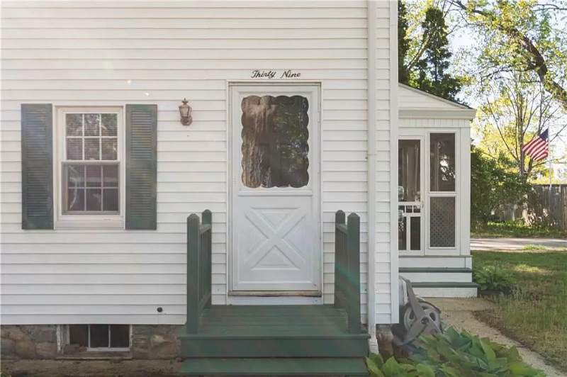 39 Ridge Rd - Photo 2 of 20