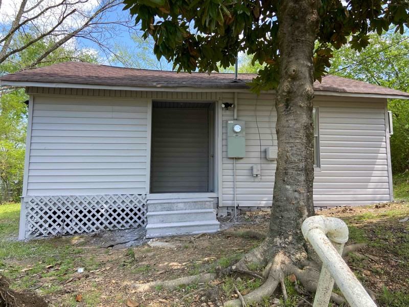 209 S Banks St - Photo 3 of 7