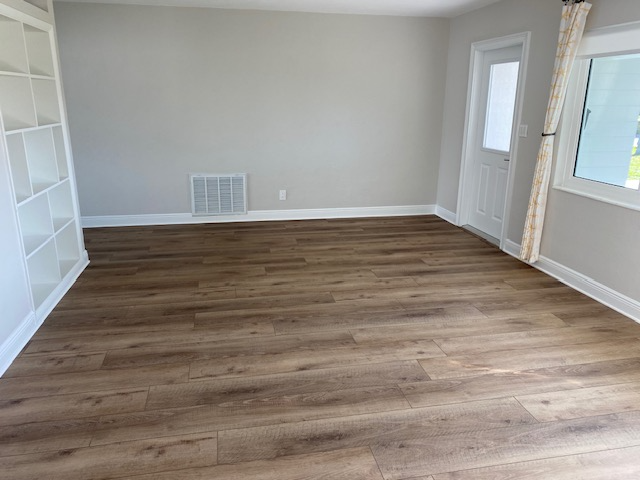 4447 6th St Ne - Photo 3 of 19