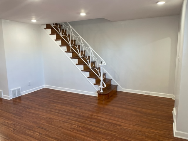 2642 Elbridge St - Photo 3 of 27