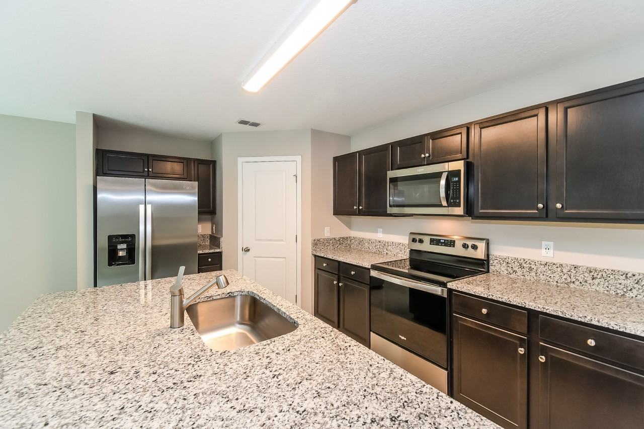 9354 Joannes Way - Photo 7 of 35