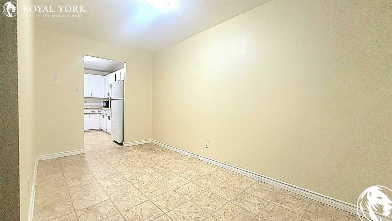 202-380 Erb Street West, Waterloo, Ontario N2L 1W6 - Photo 2 of 9