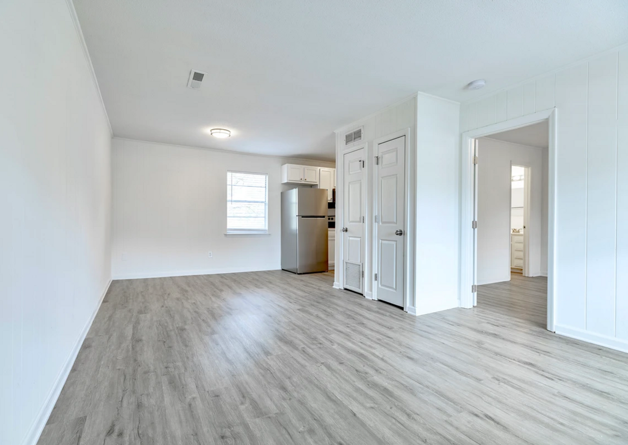 1731 Avalon Circle - Photo 3 of 8