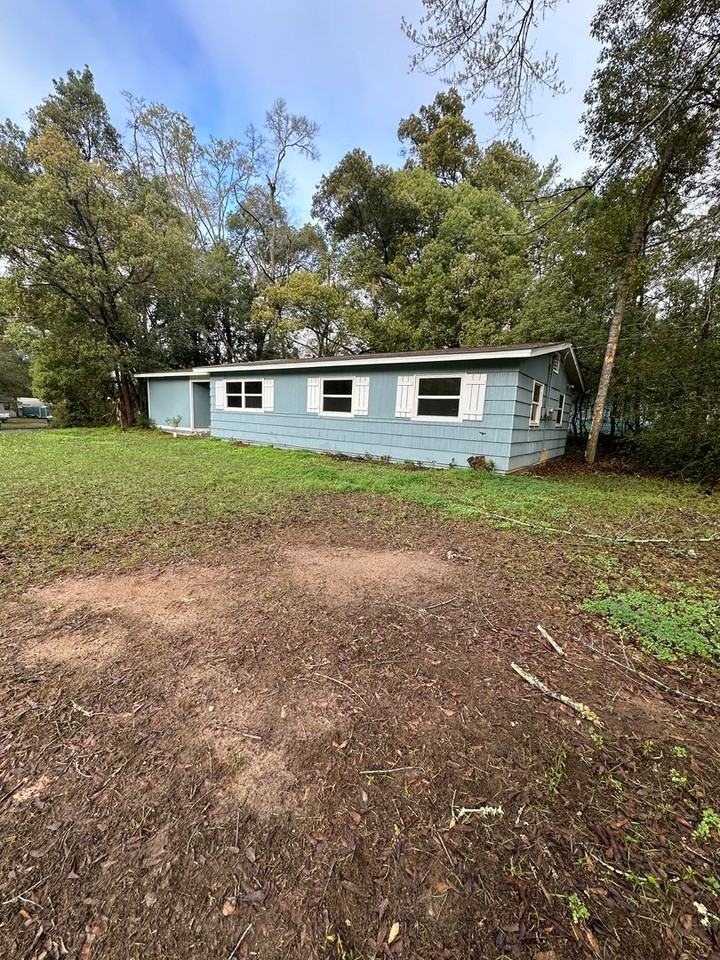 1920 1920 Karen Lane - Photo 2 of 10