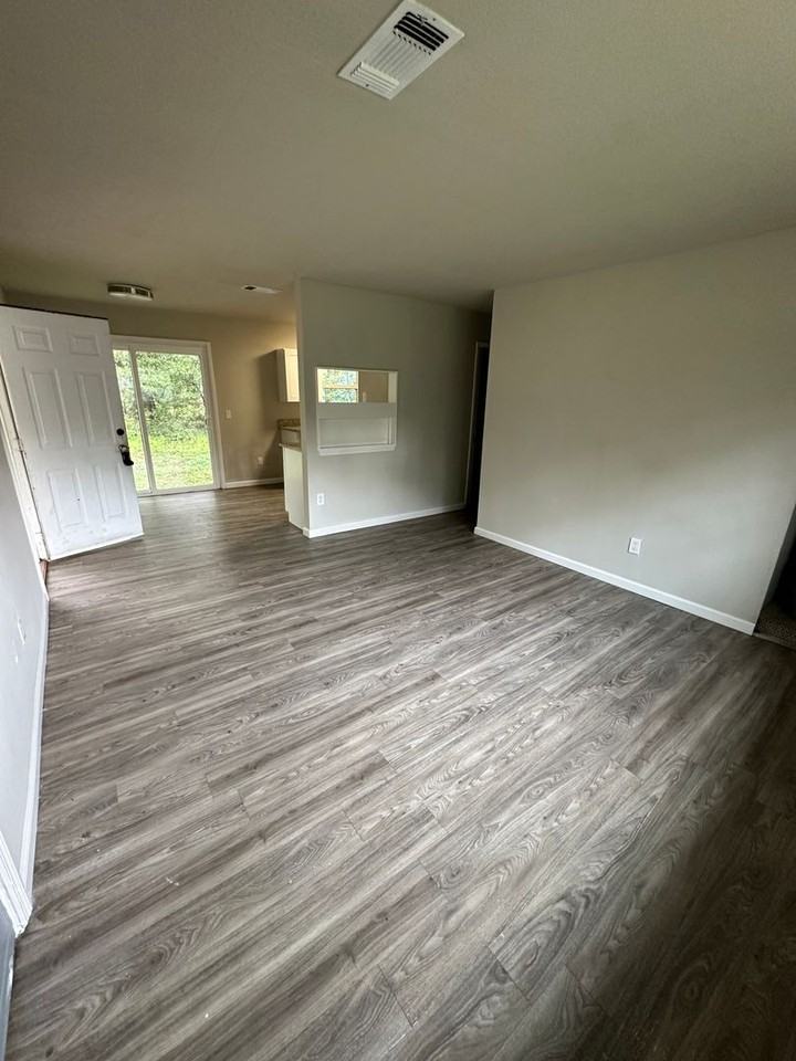 1920 1920 Karen Lane - Photo 3 of 10