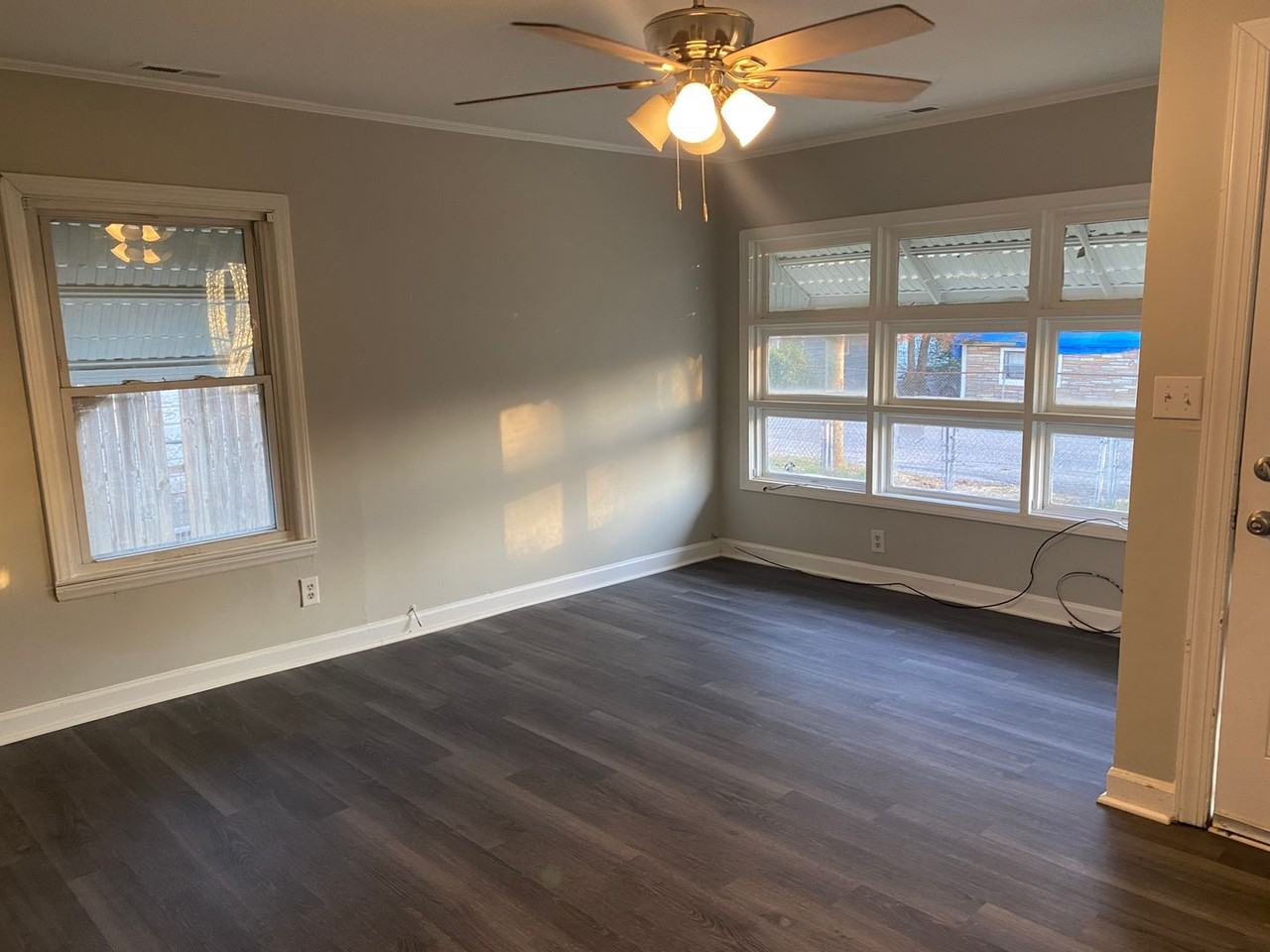 206 Lenox St - Photo 3 of 10