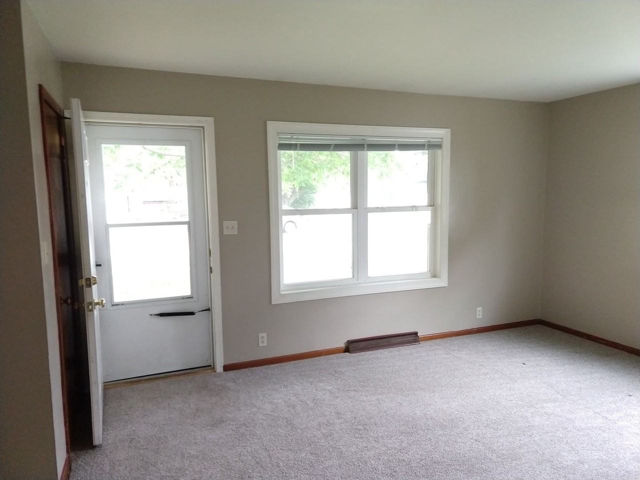 240 Village Dr - Photo 2 of 5