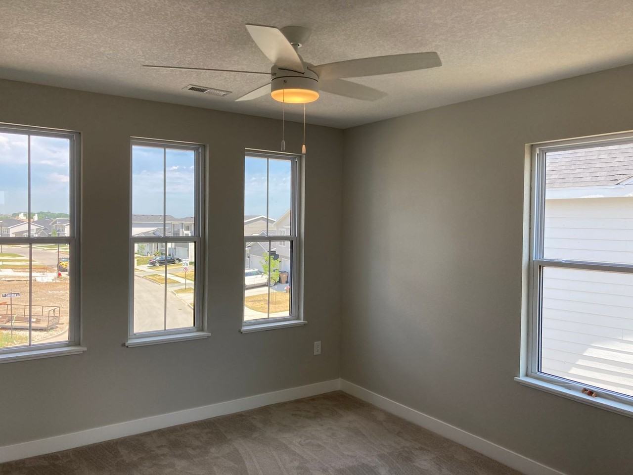 1505 Ne Savana Dr - Photo 6 of 39