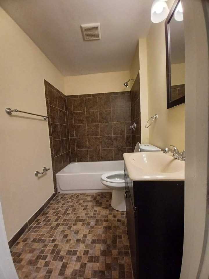 1508 N Court St - Photo 5 of 8