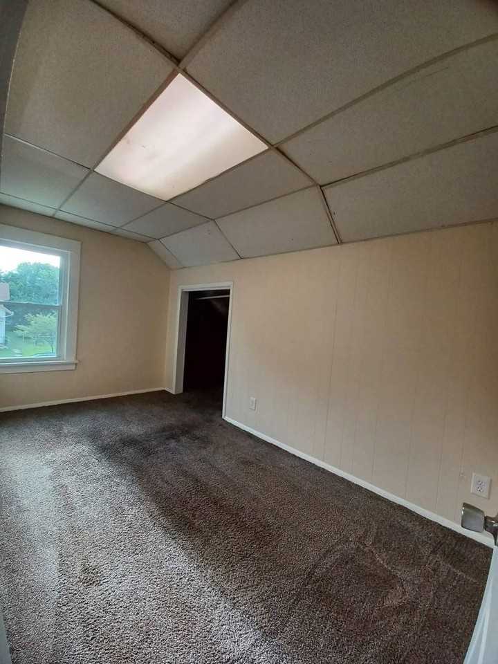 1508 N Court St - Photo 6 of 8