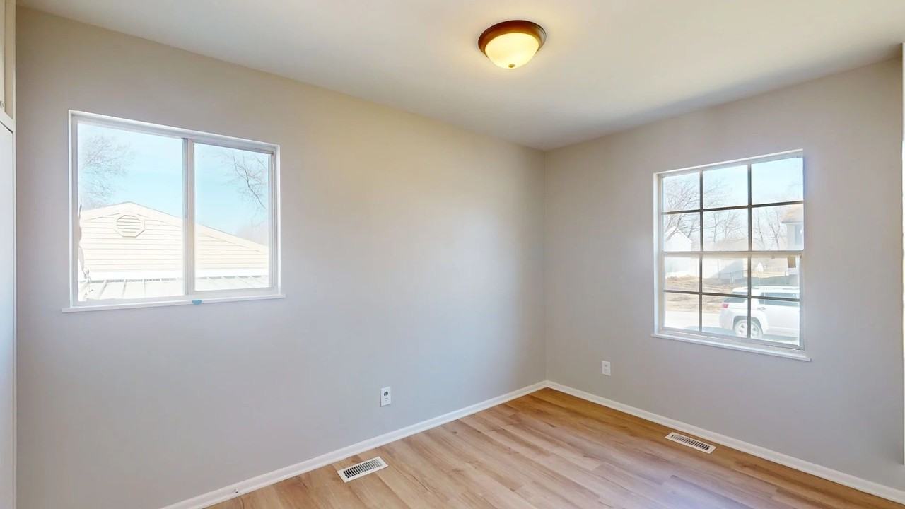 2316 Cardinal Ln - Photo 7 of 9