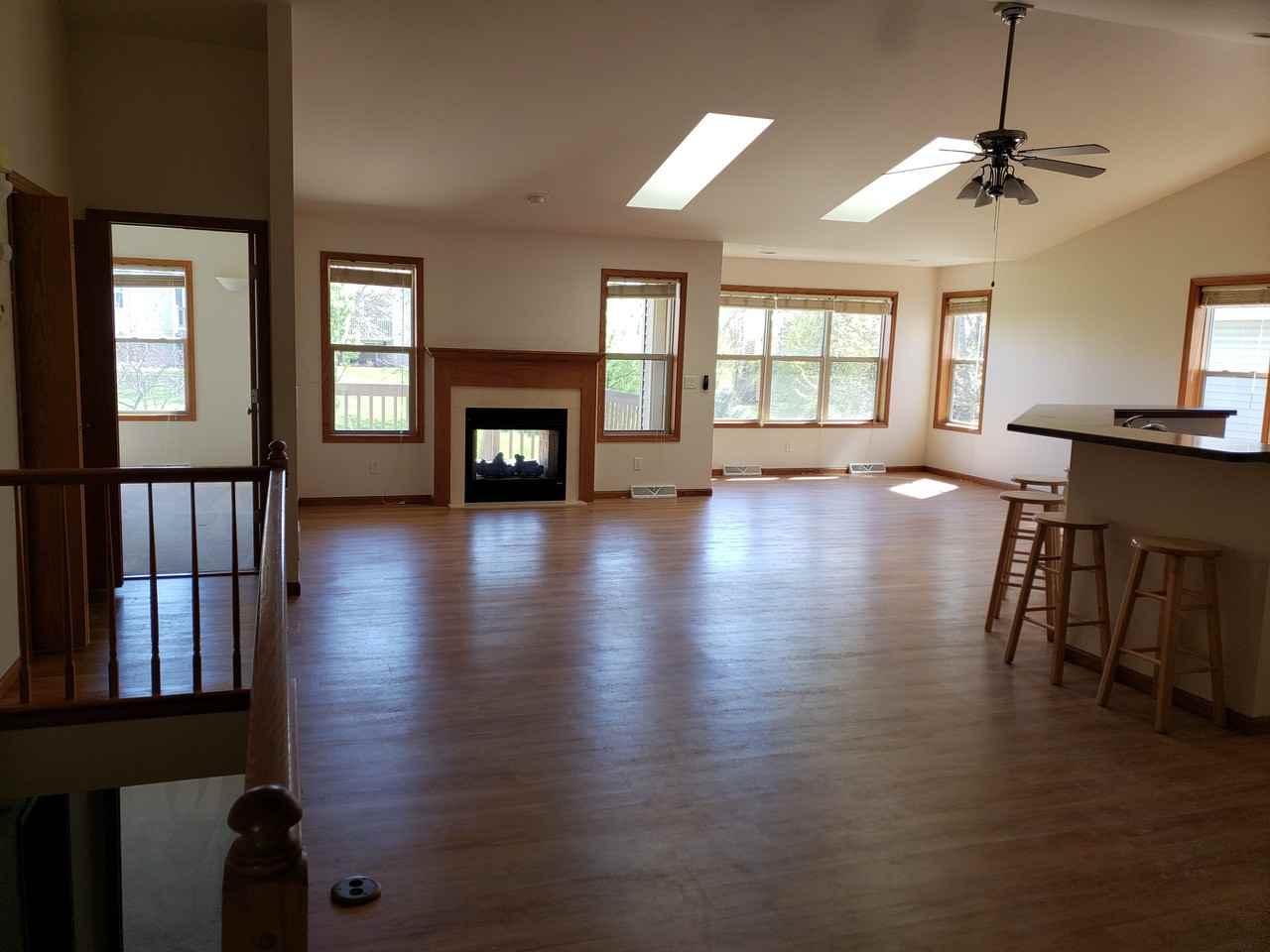 105 East School Road - Photo 2 of 14